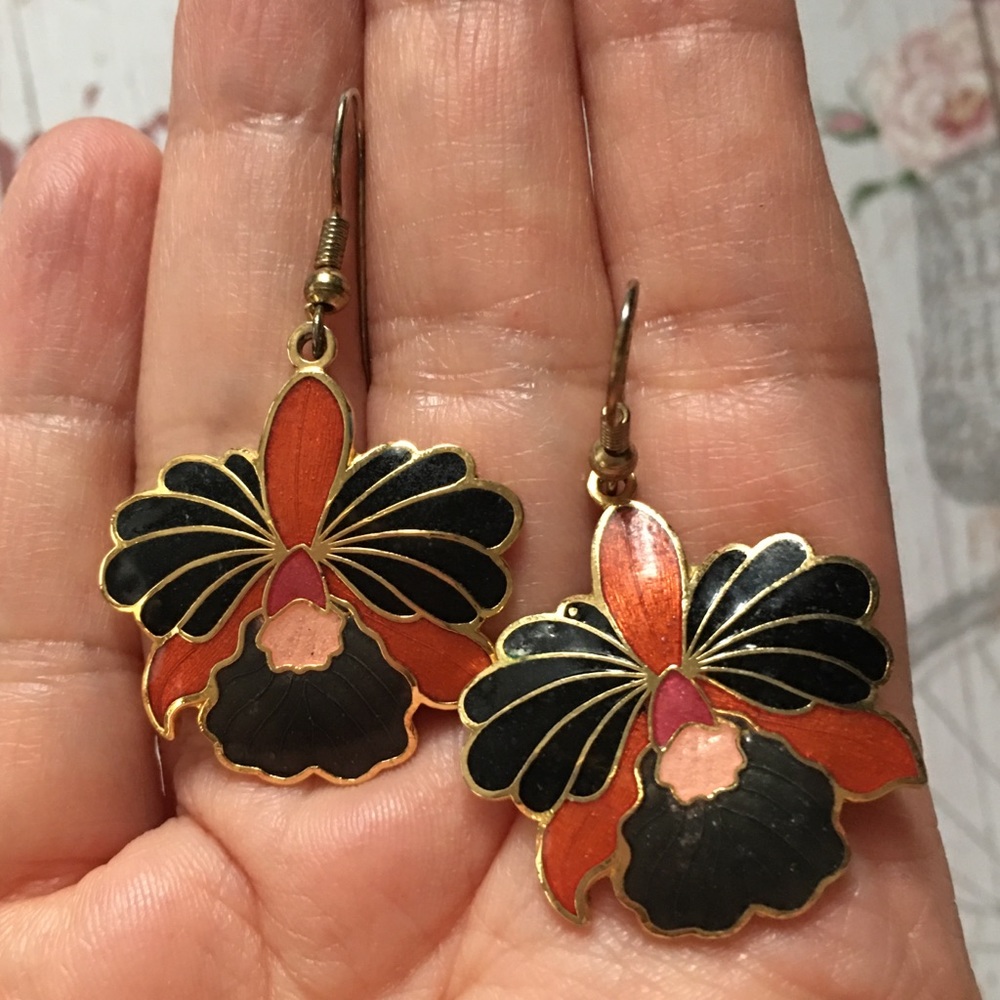 Cloisonné gold plated orchid earrings - Picture 2 of 6